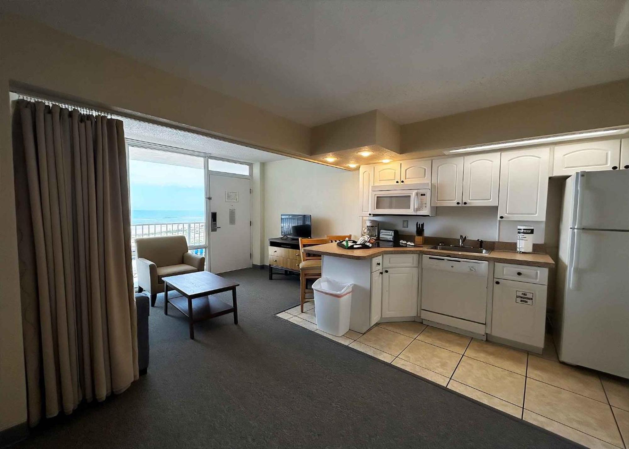 Outrigger Beach Club Resort オーモンド・ビーチ エクステリア 写真